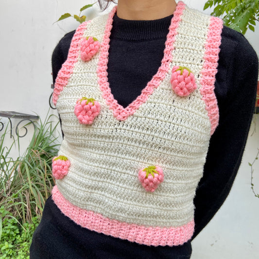 Strawberry vest in off white